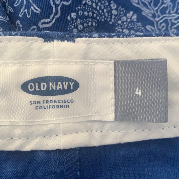 NWT Woman’s Old Navy Short. Size 4 - Picture 5 of 6